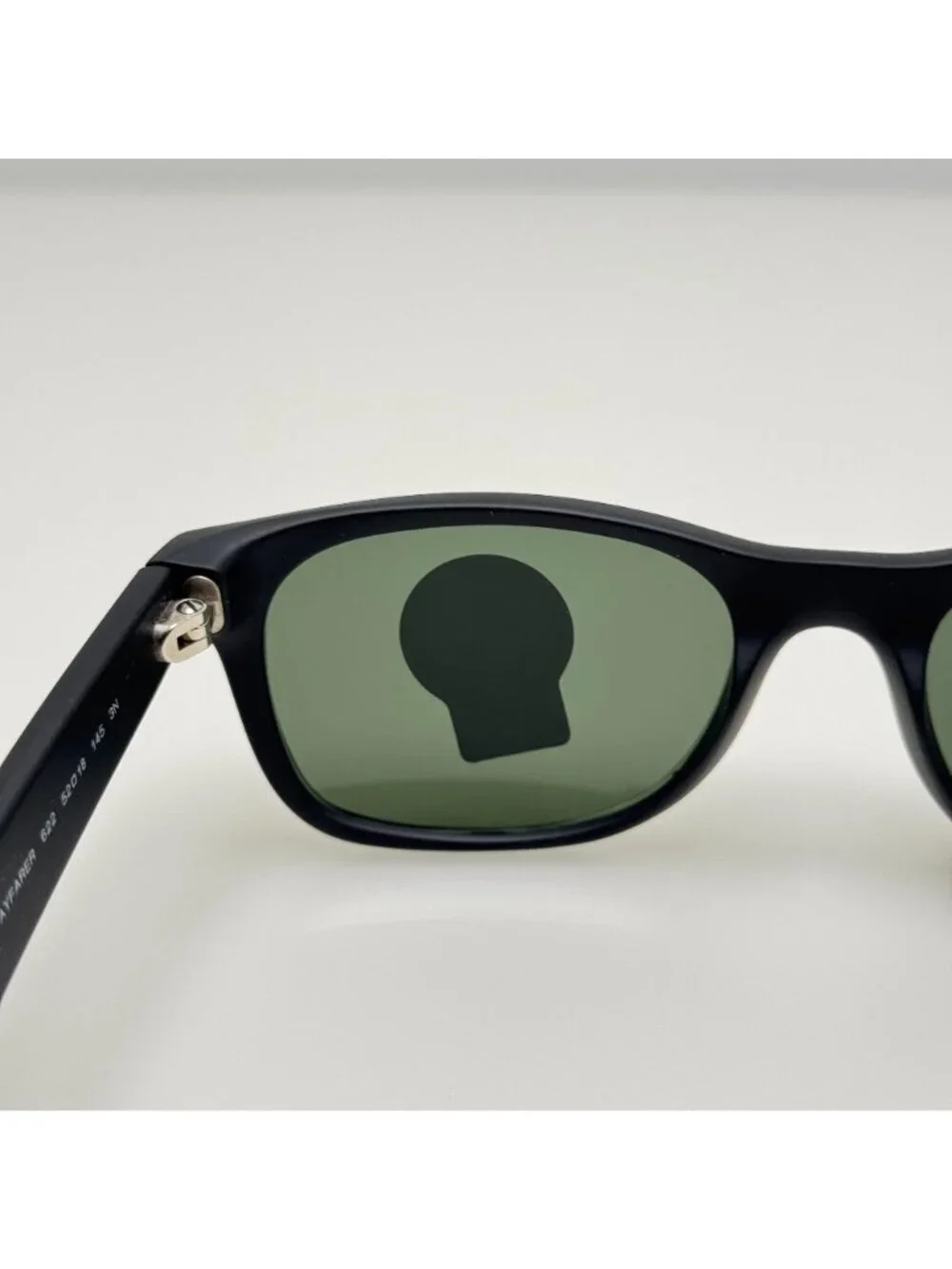 Ray Ban Sunglasses RB 2132 “New Wayfarer” 622 52-18-145 B